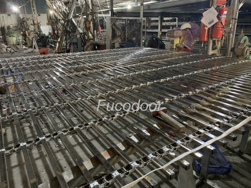 Sagging rolling doors, mesh rolling doors, Price quote for Song Ngang rolling doors