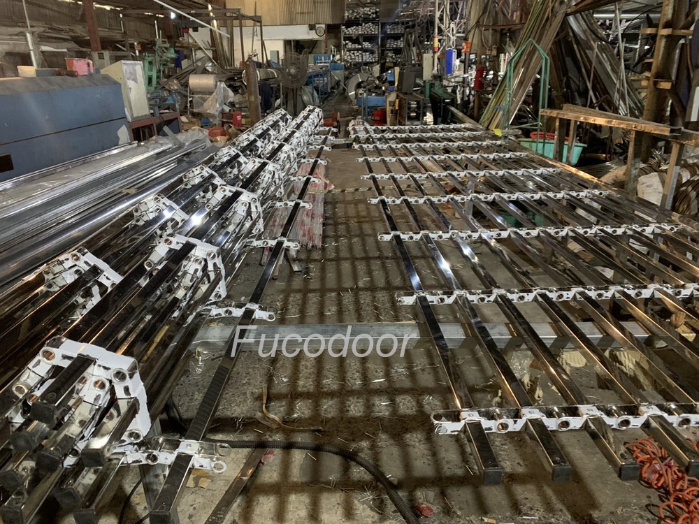 cửa cuốn khớp thoáng 20x20 inox, cửa cuốn khớp thoáng inox 304 tại Hải Phòng