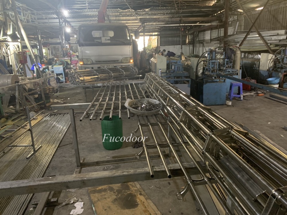Cửa cuốn song ngang INOX ống tròn phi 19 INOX 201