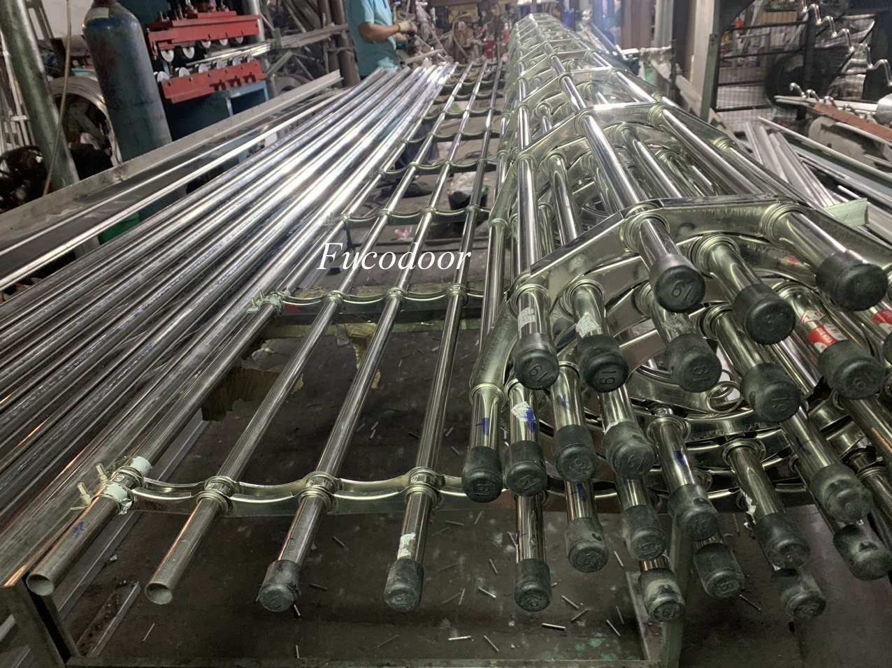 Cửa cuốn song ngang INOX ống tròn phi 19 INOX 201