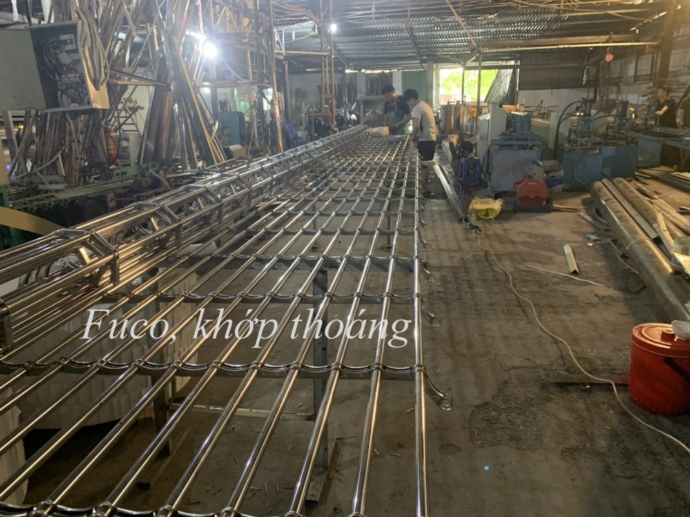 cửa cuốn khớp thoáng 20x20, cửa cuốn khớp thoáng phi 19