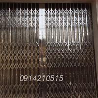 Cửa xếp INOX hộp 20x20 INOX 201 có lá